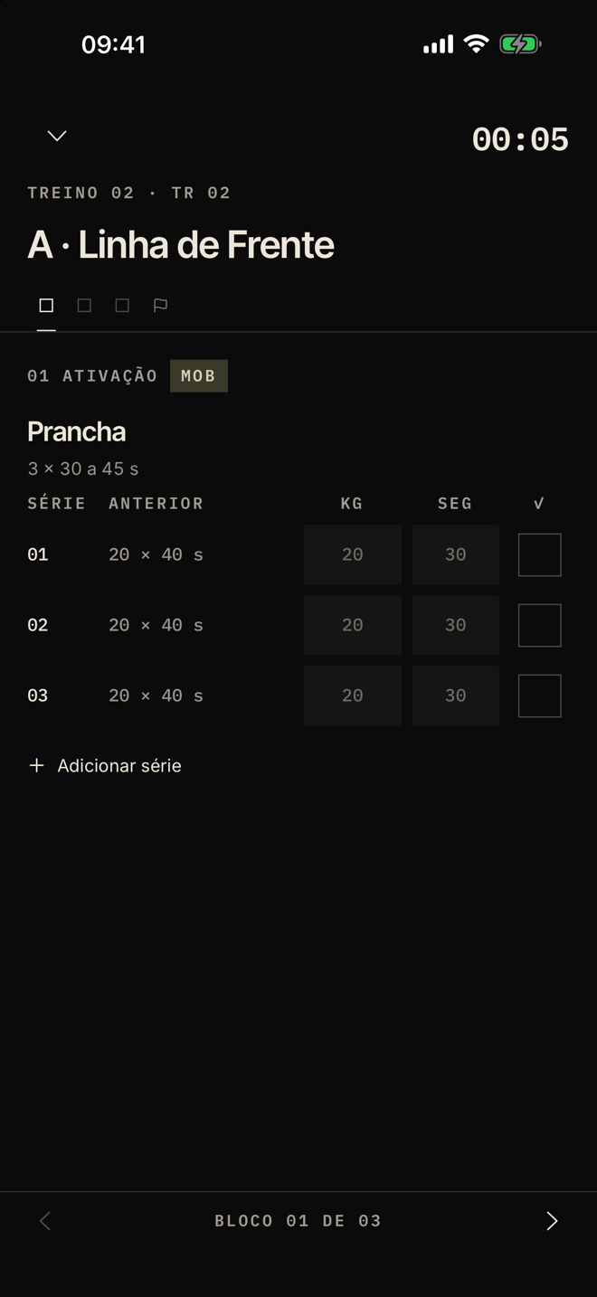 Treino ativo com séries, cargas e repetições